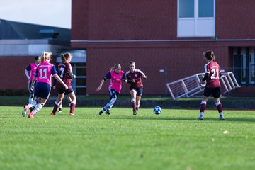 Bild 49 - B-Juniorinnen Halstenbek-Rellingen - Hamburger SV 2 : Ergebnis: 3:8